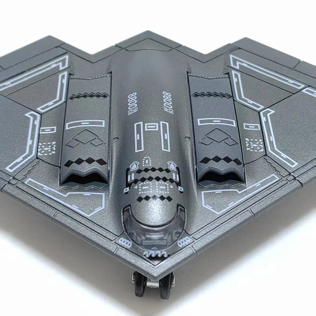 B-2 SPIRIT 1/200 Scale Assembly Plastic Model airplane (including base) Home placement, collection and decoration Gift