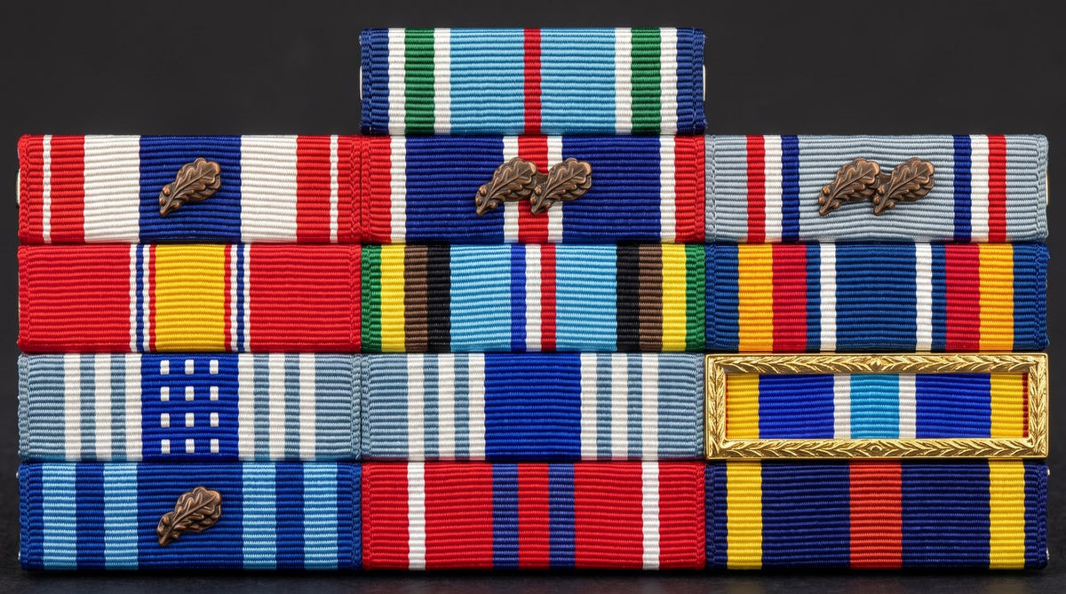 Craig's United States Air Force ribbon rack, five rows of service ribbons with oak leaf clusters