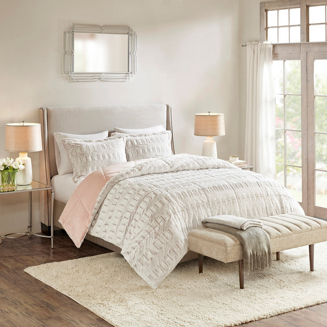 Twin/Twin XL Back Print Long Fur Comforter Mini Set