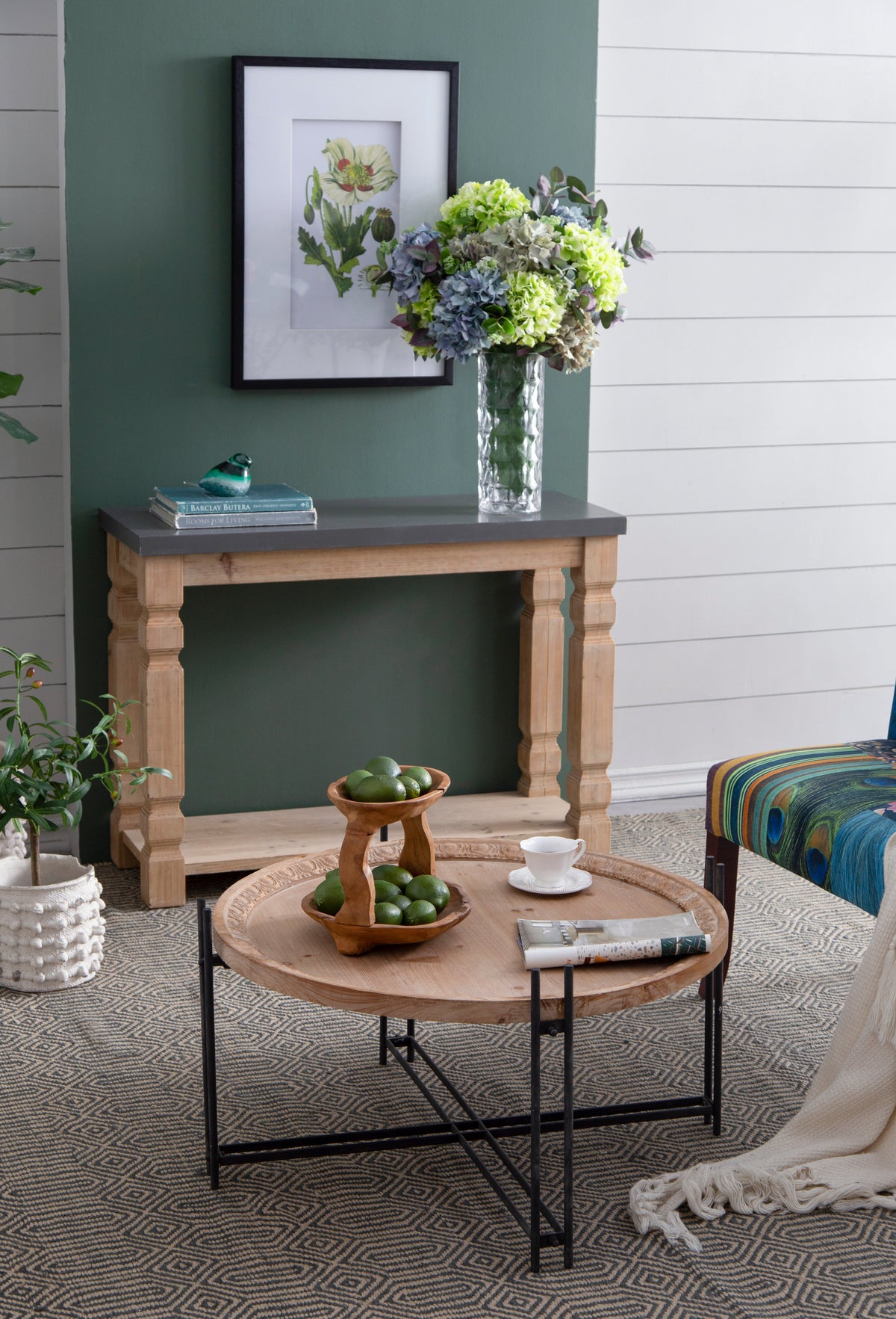 Farmhouse Round Wooden Coffee Table with Metal Legs