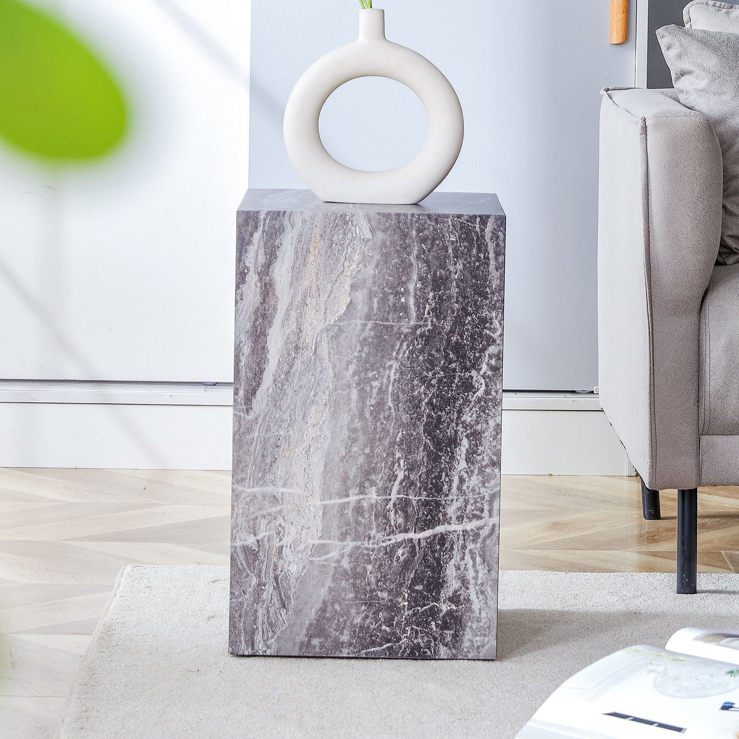 Modern Coffee Table With Stylish Design