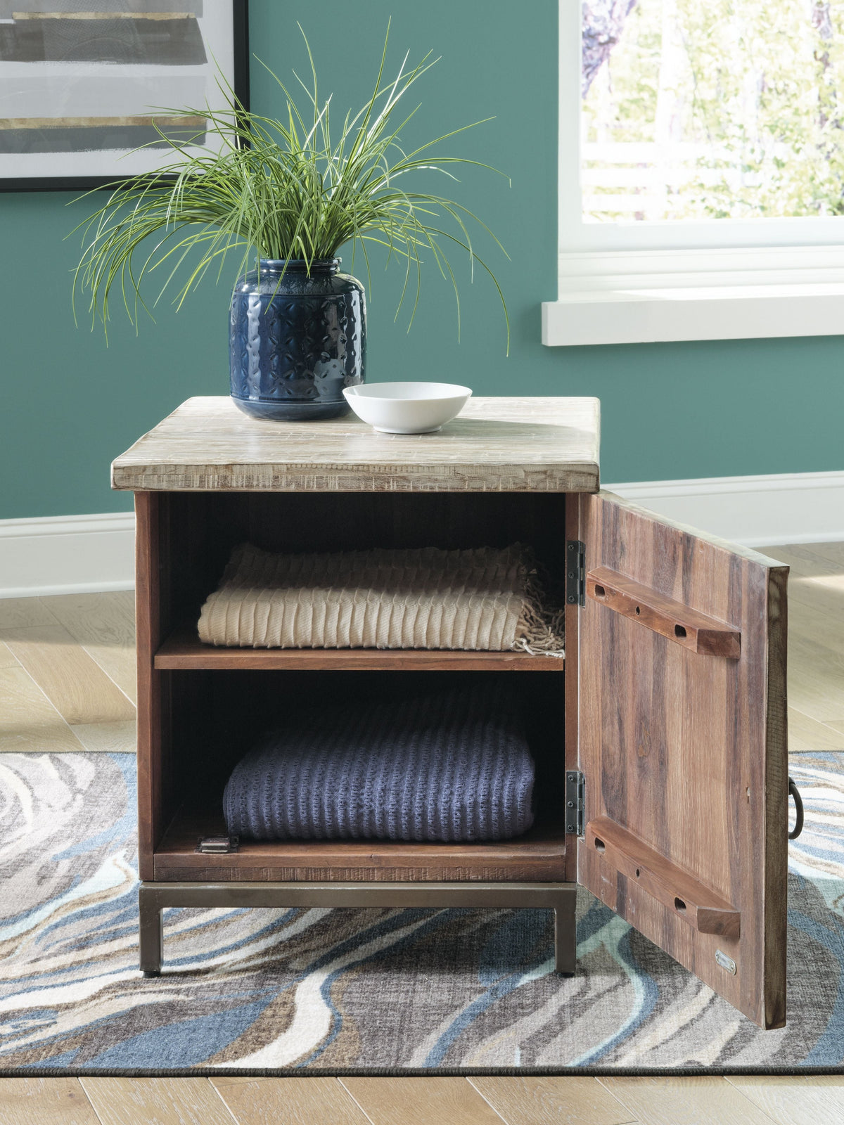 Laddford - Accent Cabinet - Shelf - Whitewash