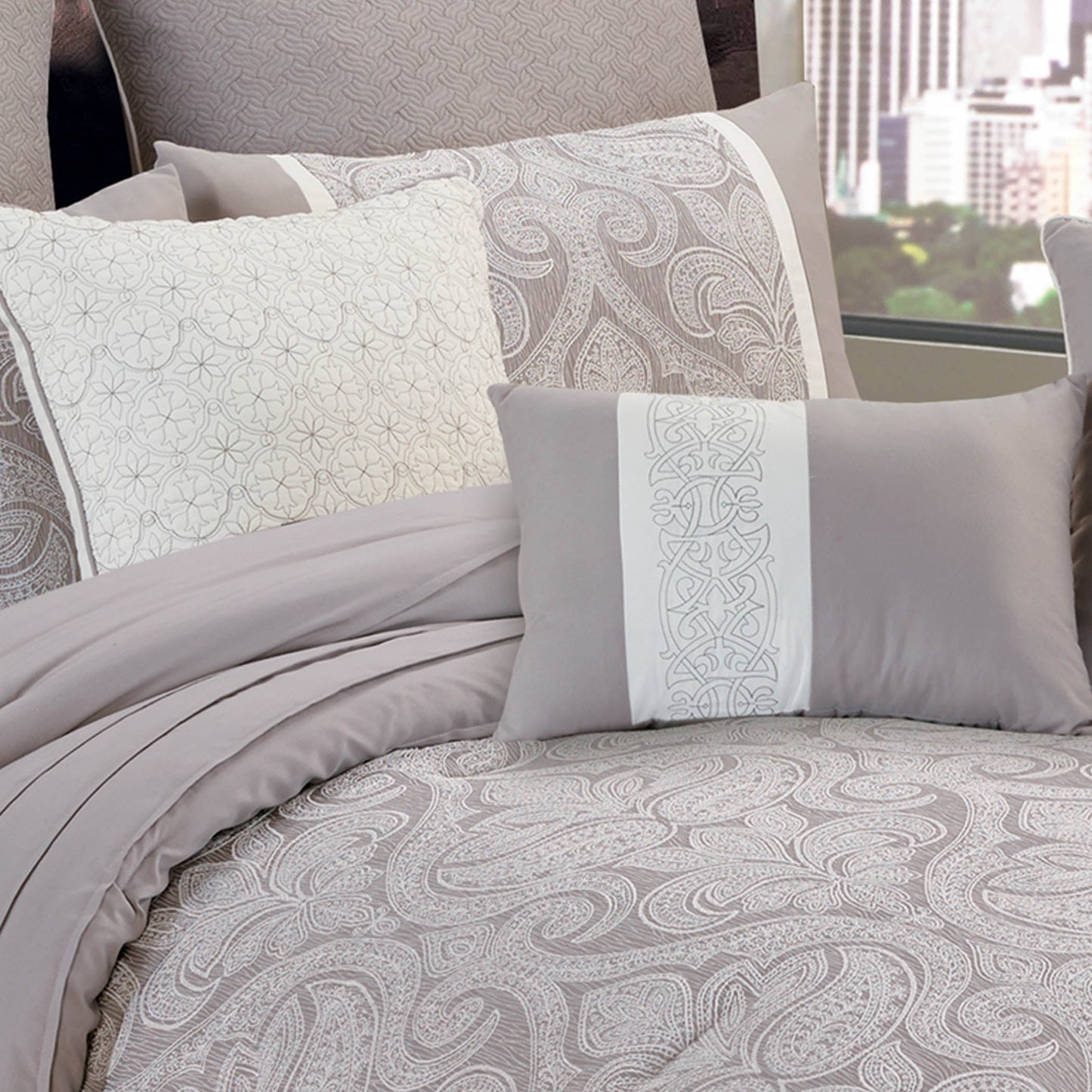 Winthrop 9 Pc Queen Comforter Set